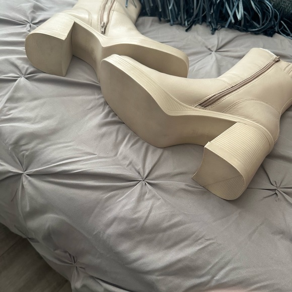 New never worn Steve Madden booties - Picture 7 of 7